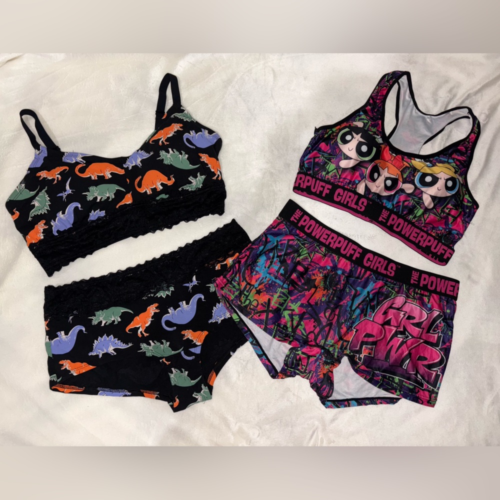 TORRID- Colorful Dinosaur and RUE21 Powerpuff Girls Sleep Sets!